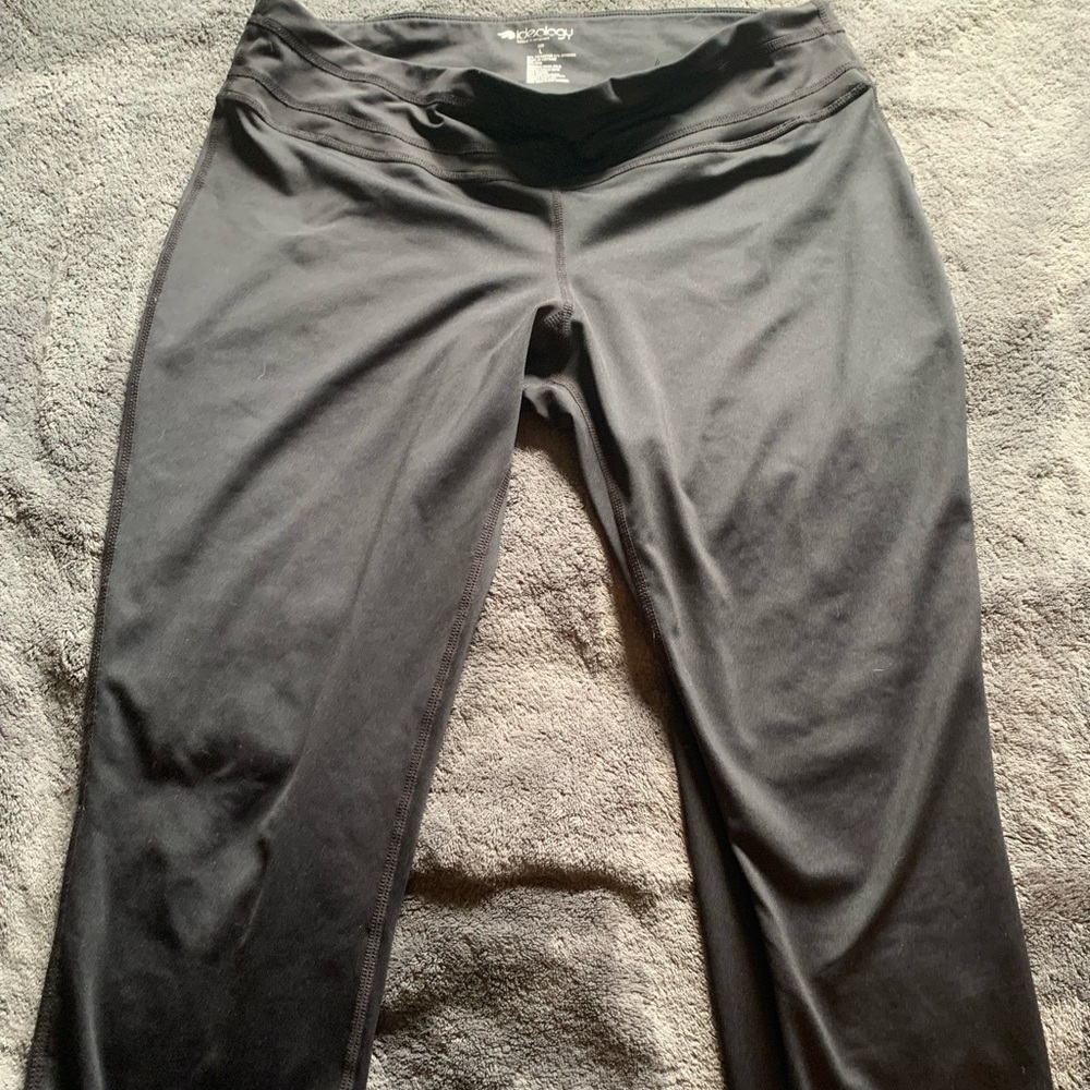 Cropped to the knee leggings